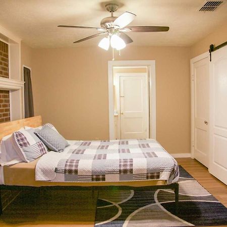 Shiner Country Inn Bagian luar foto